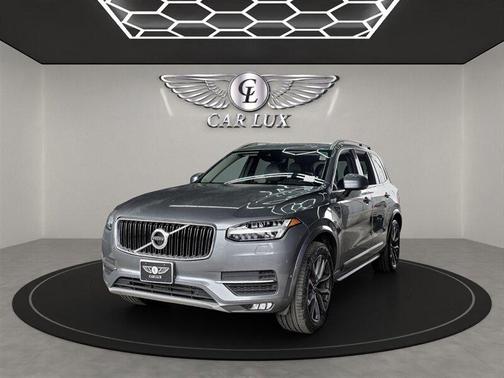2016 Volvo XC90 T6 Momentum
