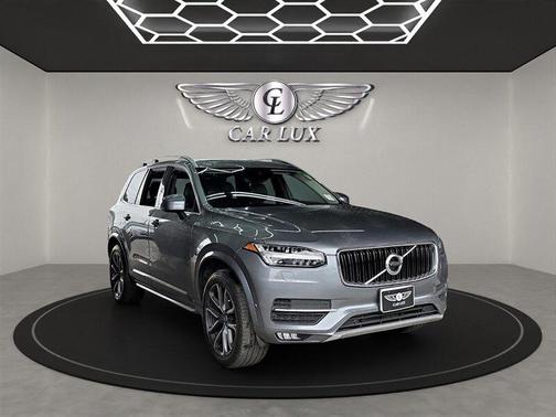 2016 Volvo XC90 T6 Momentum
