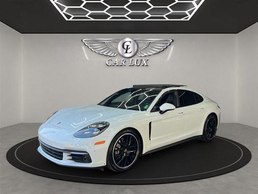 2017 Porsche Panamera 4