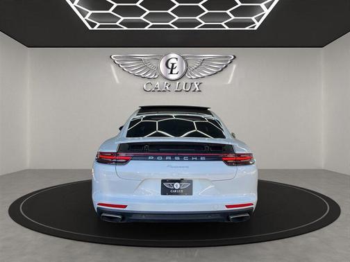 2017 Porsche Panamera 4