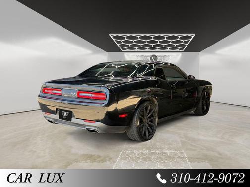 Pitch Black Clearcoat 2016 Dodge Challenger SXT