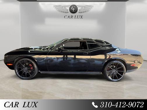 Pitch Black Clearcoat 2016 Dodge Challenger SXT