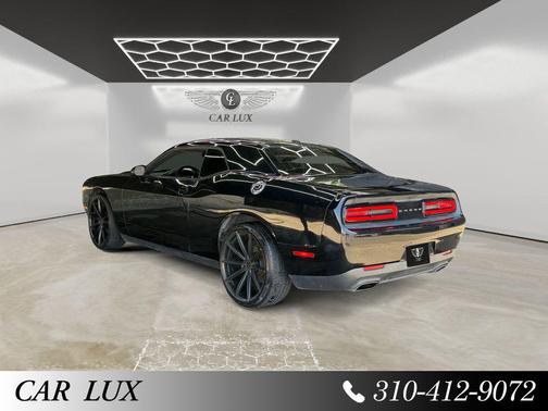 Pitch Black Clearcoat 2016 Dodge Challenger SXT