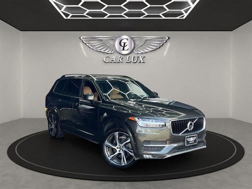 2018 Volvo XC90 T5 Momentum