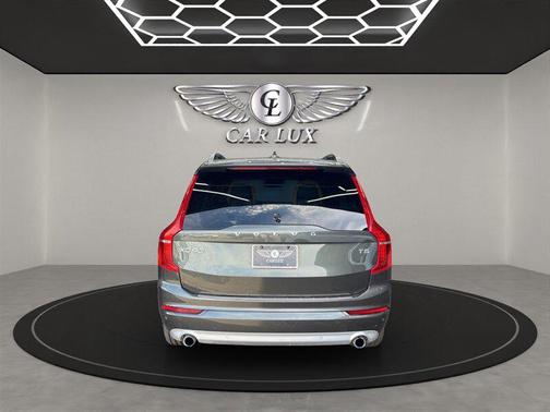 2018 Volvo XC90 T5 Momentum