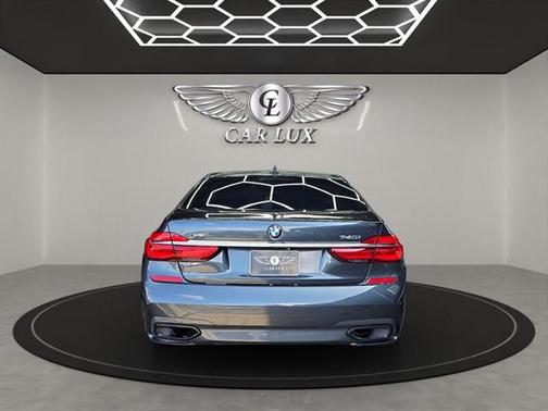 2016 BMW 740 740i