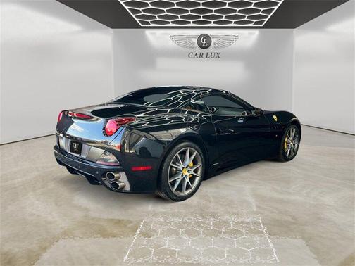 2010 Ferrari California Base
