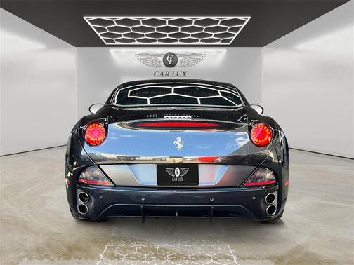 2010 Ferrari California Base