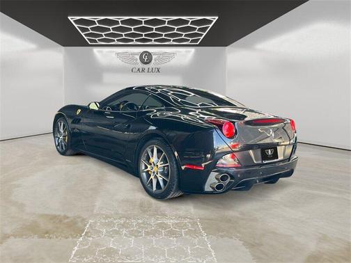2010 Ferrari California Base