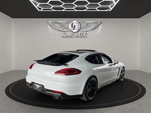 2016 Porsche Panamera GTS