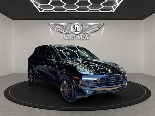 2017 Porsche Cayenne Platinum Edition