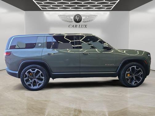 2022 Rivian R1S Launch Edition