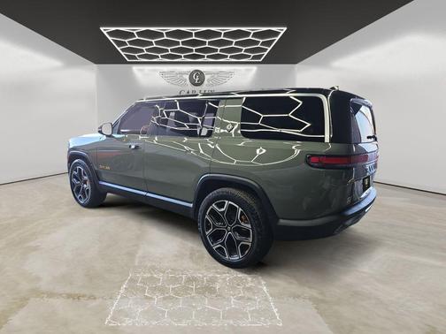 2022 Rivian R1S Launch Edition