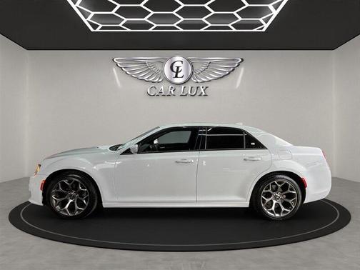 2018 Chrysler 300 S