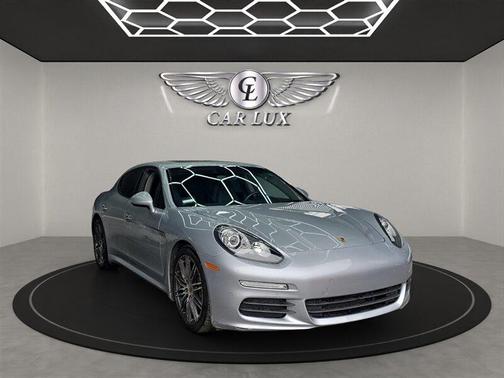 2016 Porsche Panamera 4