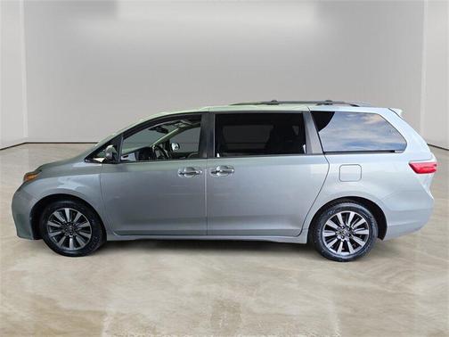 2020 Toyota Sienna Limited Premium