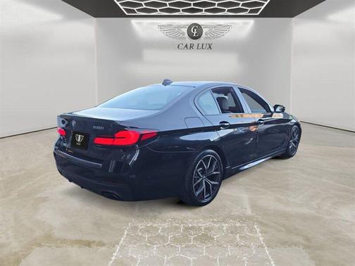 2022 BMW 530 i