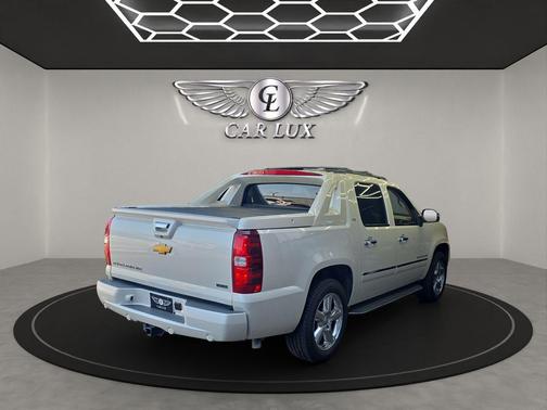 White Diamond Clearcoat 2012 Chevrolet Avalanche 1500 LTZ