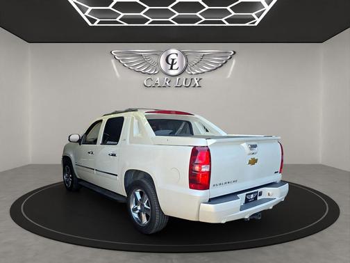 White Diamond Clearcoat 2012 Chevrolet Avalanche 1500 LTZ