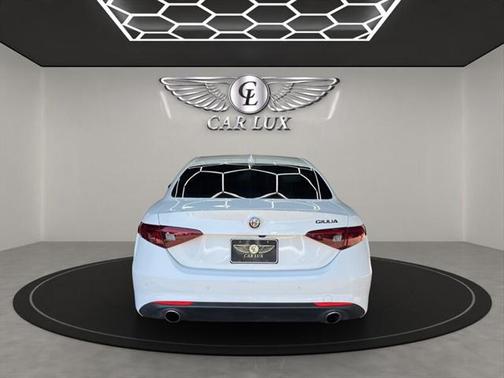 2021 Alfa Romeo Giulia Base