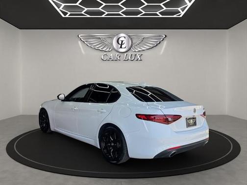 2021 Alfa Romeo Giulia Base