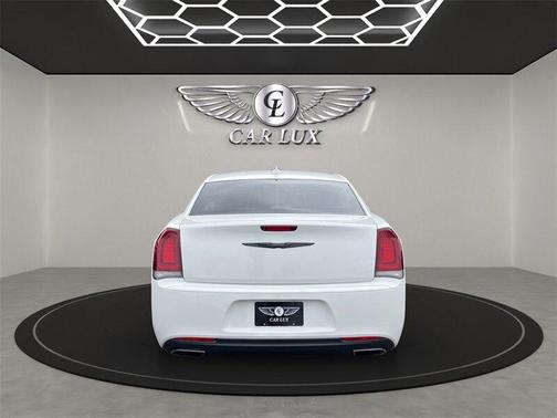 2020 Chrysler 300 Touring