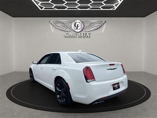 2020 Chrysler 300 Touring