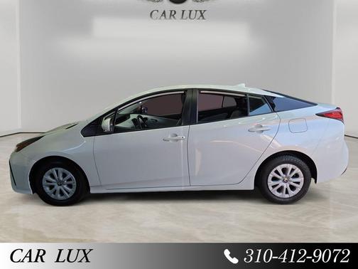Blizzard Pearl 2019 Toyota Prius L