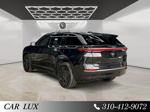 Diamond Black Crystal Pearlcoat 2025 Jeep Wagoneer S Launch Edition