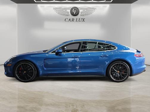 2017 Porsche Panamera Turbo