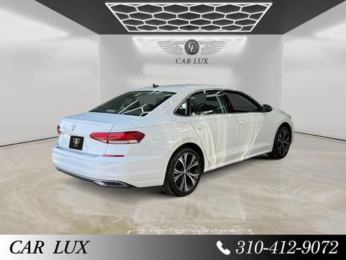 Pure White 2021 Volkswagen Passat 2.0T SE