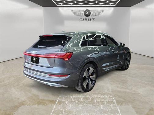 2019 Audi e-tron Premium Plus
