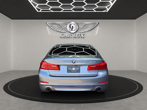 2019 BMW 530 530i