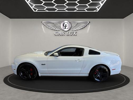 Performance White 2013 Ford Mustang GT