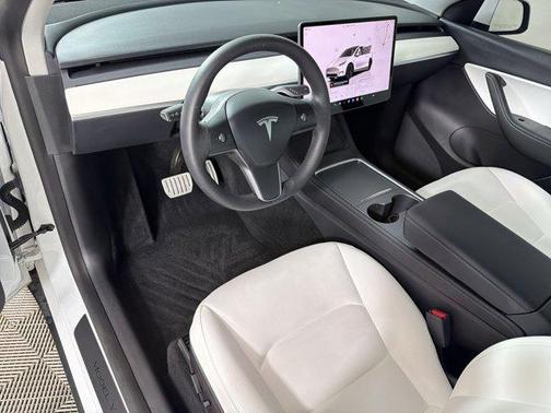 Pearl White Multi-Coat 2022 Tesla Model Y Performance Dual Motor All-Wheel Drive