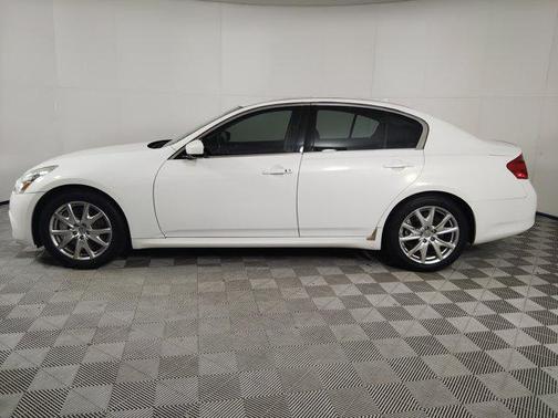 2011 INFINITI G37 Journey