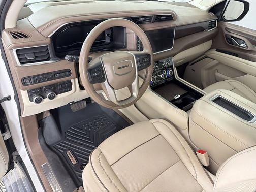 White Frost Tricoat 2022 GMC Yukon Denali