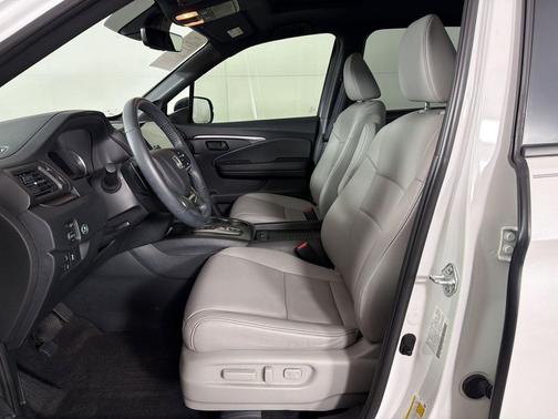 Platinum White Pearl 2023 Honda Passport AWD EX-L