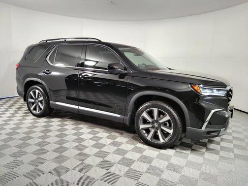 2025 Honda Pilot Touring 8-Passenger