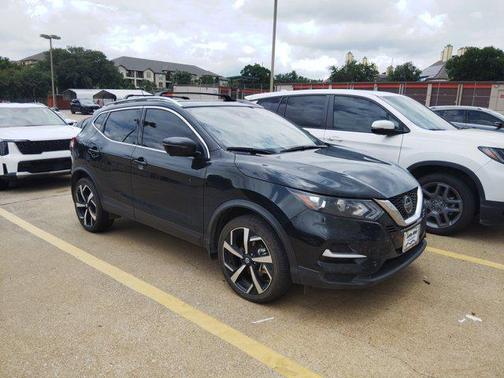 2022 Nissan Rogue Sport SL