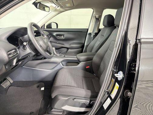 Crystal Black Pearl 2026 Honda HR-V LX