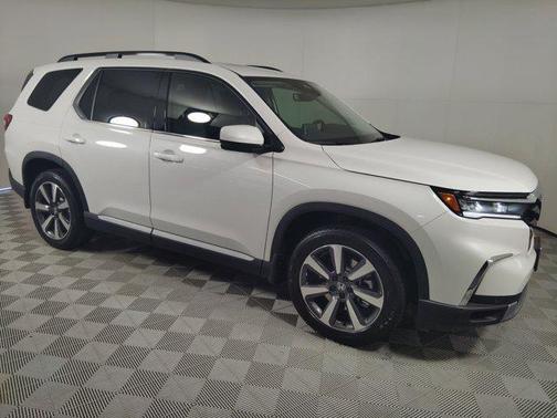2025 Honda Pilot Touring 8-Passenger