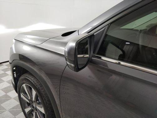 2025 Honda Pilot Touring 8-Passenger