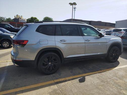 2022 Volkswagen Atlas 3.6L SE w/Technology