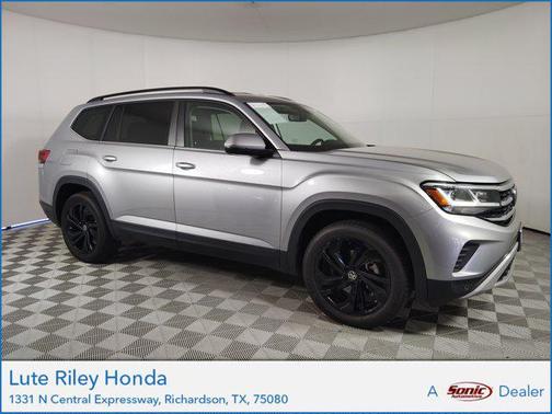 2022 Volkswagen Atlas 3.6L SE w/Technology