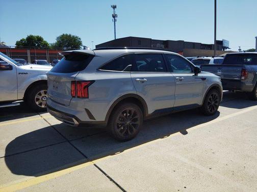 2022 Kia Sorento SX