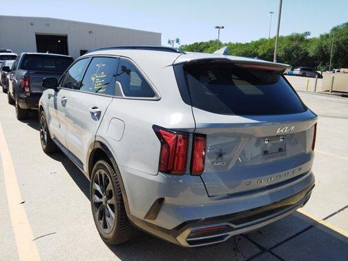 2022 Kia Sorento SX