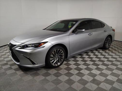 2024 Lexus ES 300h Ultra Luxury