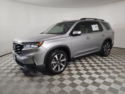 2025 Honda Pilot Touring 8-Passenger