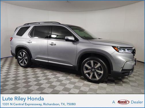 2025 Honda Pilot Touring 8-Passenger
